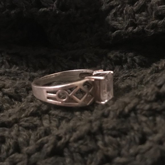 Sterling Silver Cubic Zirconia Ring - Picture 3 of 4